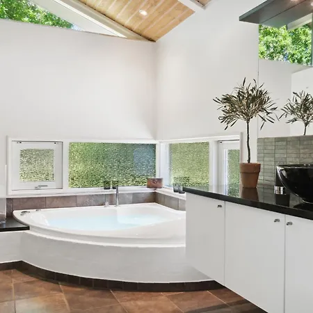 Stunning In With Kitchen Grenaa