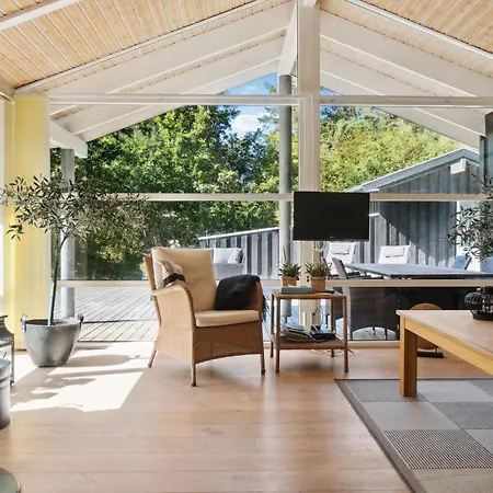 Stunning In With Kitchen