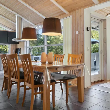Stunning In With Kitchen גרנה