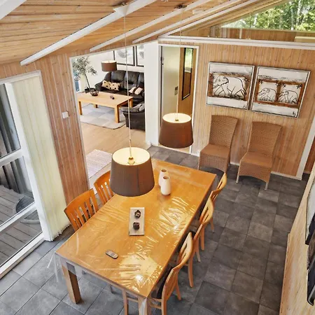 Stunning In With Kitchen בית נופש